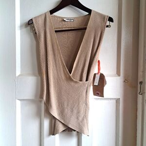 Armani Collezioni Size L Made in Italy Vintage Giorgio Armani - Tan sweater tank